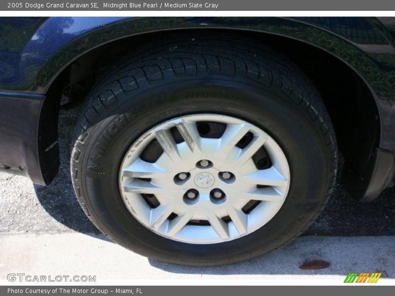 Midnight Blue Pearl / Medium Slate Gray 2005 Dodge Grand Caravan SE