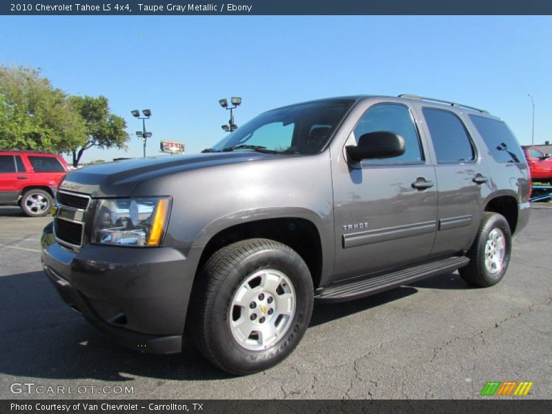 Front 3/4 View of 2010 Tahoe LS 4x4
