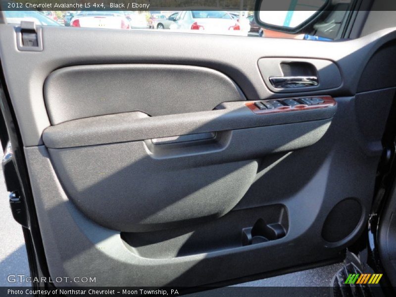 Black / Ebony 2012 Chevrolet Avalanche LS 4x4