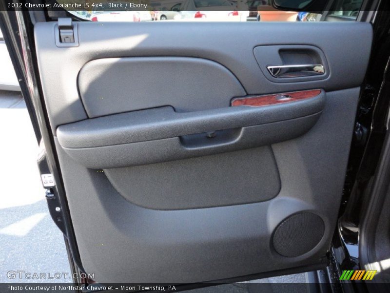 Black / Ebony 2012 Chevrolet Avalanche LS 4x4