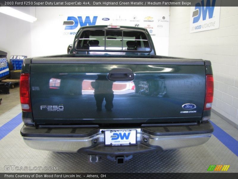 Dark Highland Green Metallic / Medium Parchment Beige 2003 Ford F250 Super Duty Lariat SuperCab 4x4