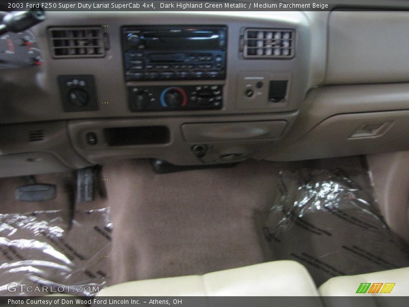 Dark Highland Green Metallic / Medium Parchment Beige 2003 Ford F250 Super Duty Lariat SuperCab 4x4