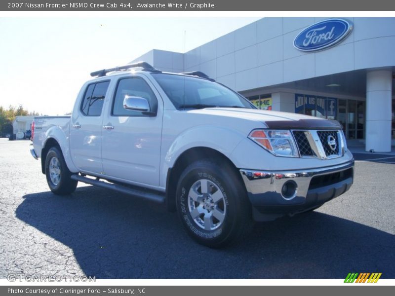 Avalanche White / Graphite 2007 Nissan Frontier NISMO Crew Cab 4x4