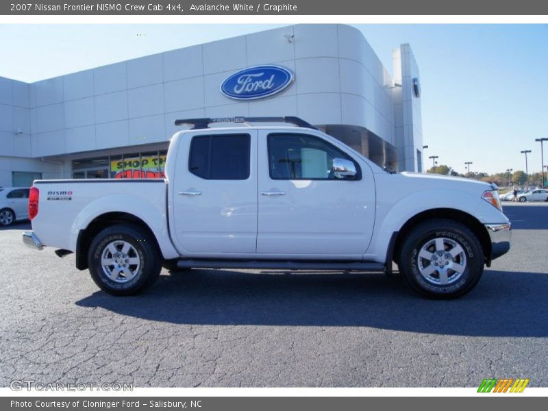 Avalanche White / Graphite 2007 Nissan Frontier NISMO Crew Cab 4x4