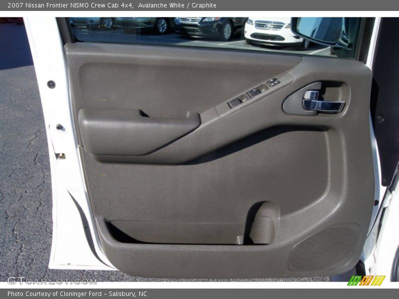 Avalanche White / Graphite 2007 Nissan Frontier NISMO Crew Cab 4x4