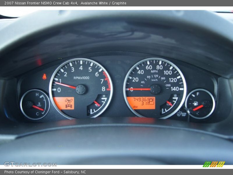 Avalanche White / Graphite 2007 Nissan Frontier NISMO Crew Cab 4x4
