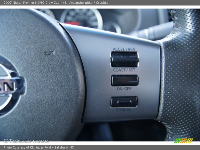 Avalanche White / Graphite 2007 Nissan Frontier NISMO Crew Cab 4x4