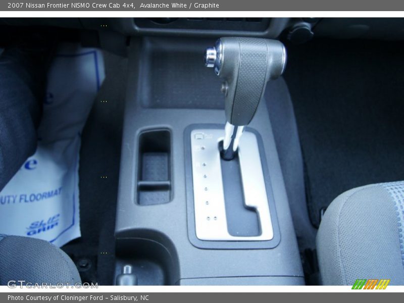 Avalanche White / Graphite 2007 Nissan Frontier NISMO Crew Cab 4x4