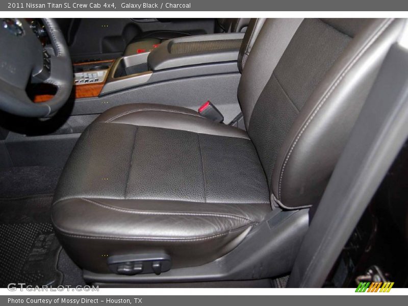 Galaxy Black / Charcoal 2011 Nissan Titan SL Crew Cab 4x4