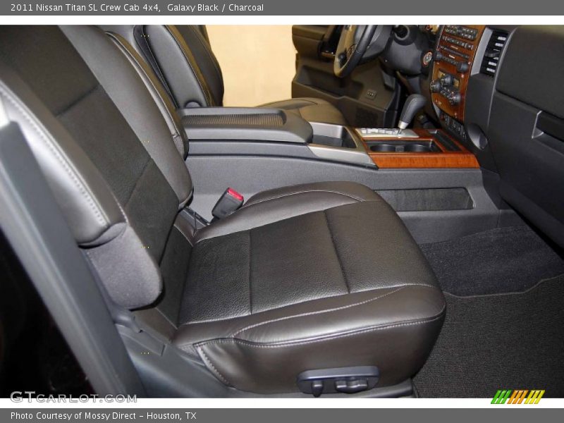 Galaxy Black / Charcoal 2011 Nissan Titan SL Crew Cab 4x4