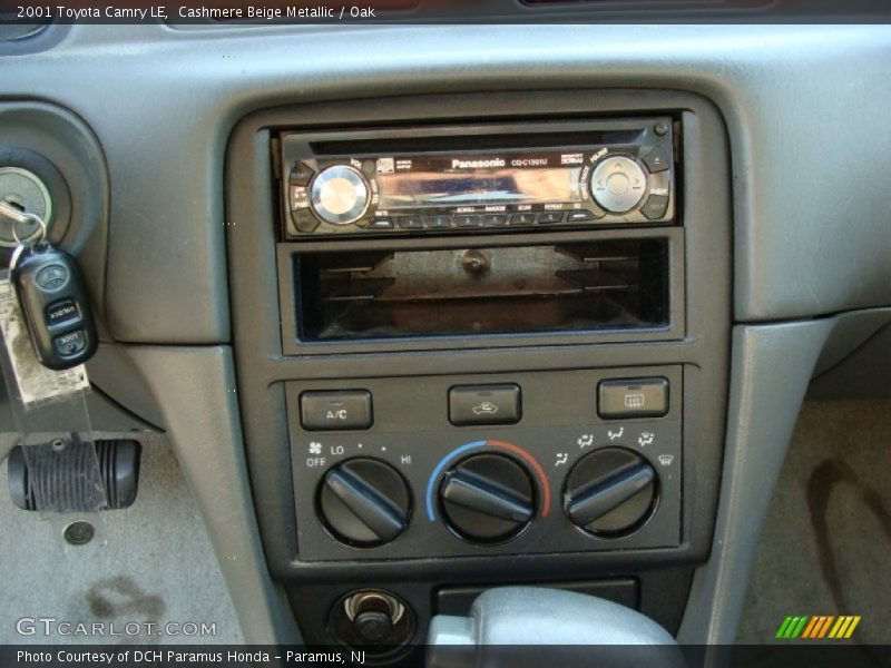 Cashmere Beige Metallic / Oak 2001 Toyota Camry LE