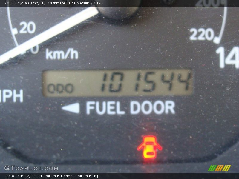 Cashmere Beige Metallic / Oak 2001 Toyota Camry LE