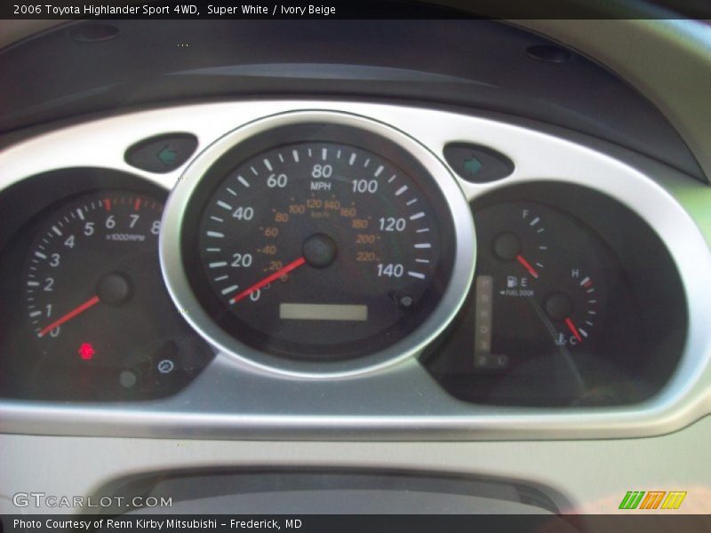 Super White / Ivory Beige 2006 Toyota Highlander Sport 4WD