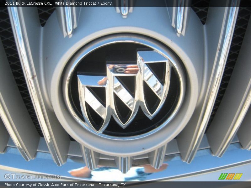 White Diamond Tricoat / Ebony 2011 Buick LaCrosse CXL