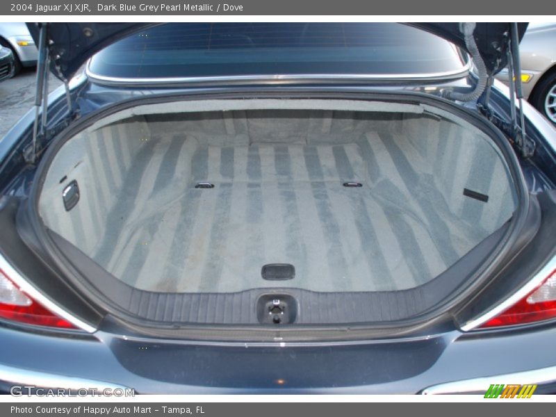  2004 XJ XJR Trunk