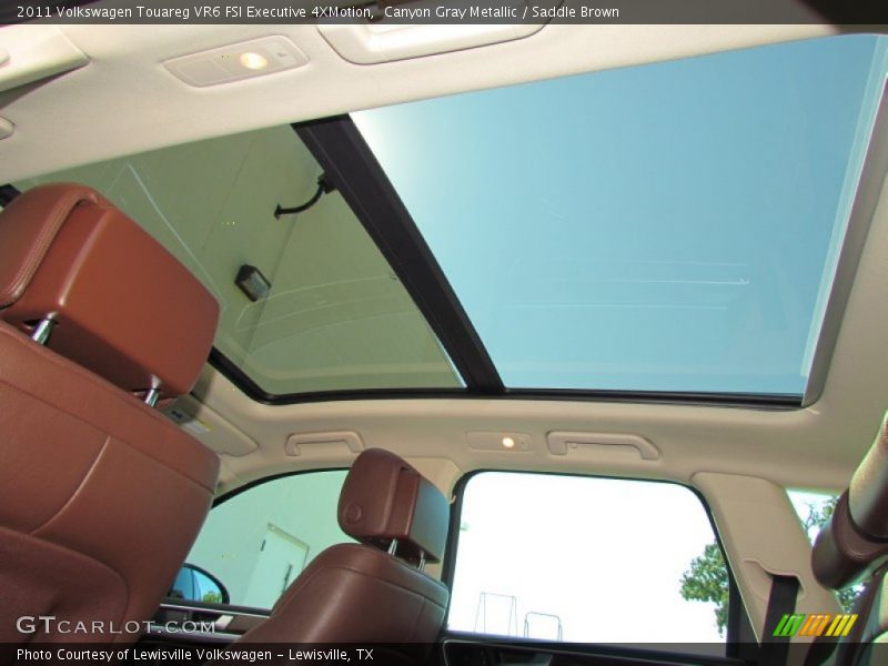 Sunroof of 2011 Touareg VR6 FSI Executive 4XMotion