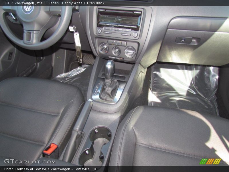 Candy White / Titan Black 2012 Volkswagen Jetta SE Sedan