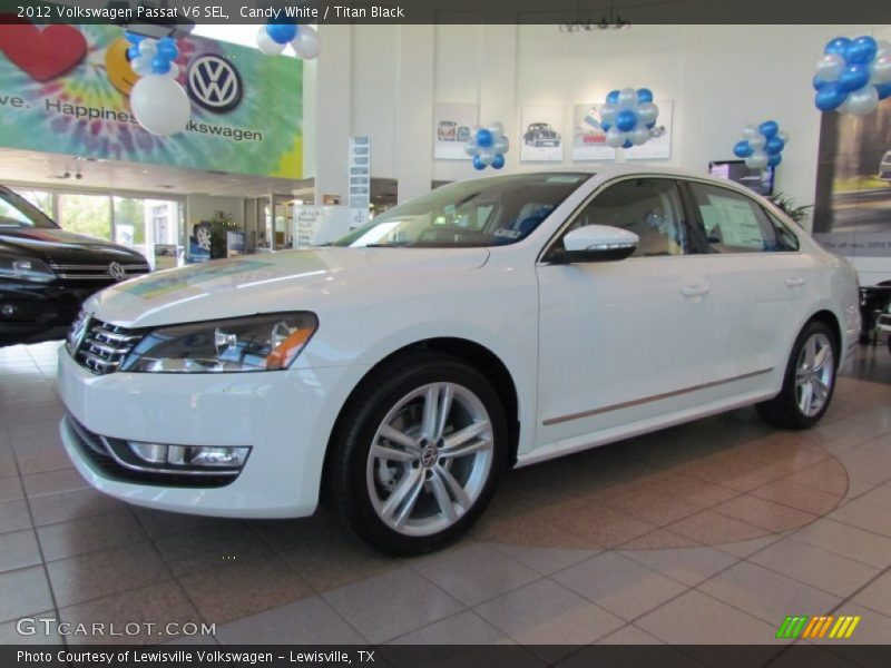 Candy White / Titan Black 2012 Volkswagen Passat V6 SEL