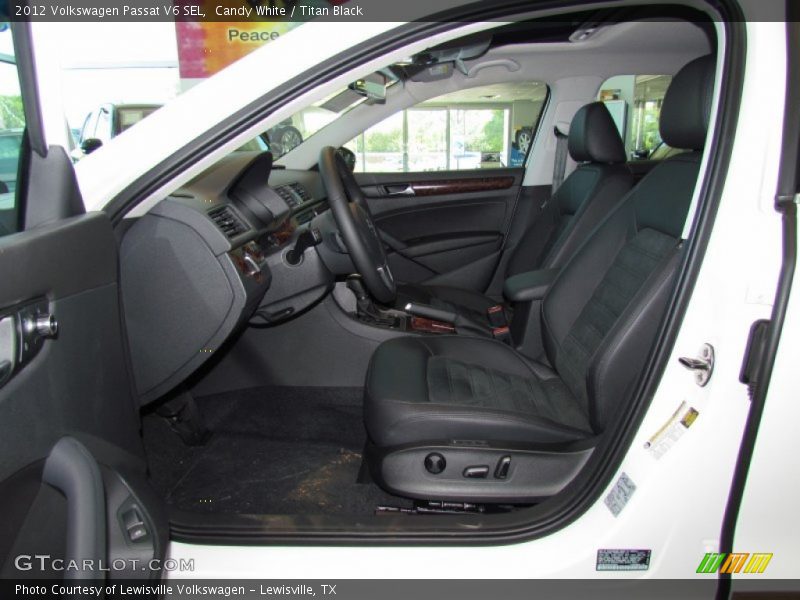Candy White / Titan Black 2012 Volkswagen Passat V6 SEL