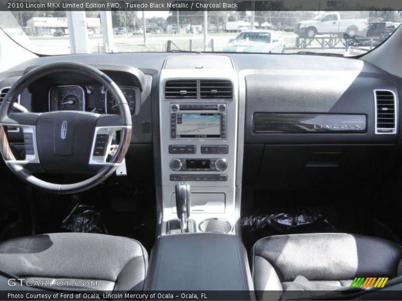 Dashboard of 2010 MKX Limited Edition FWD