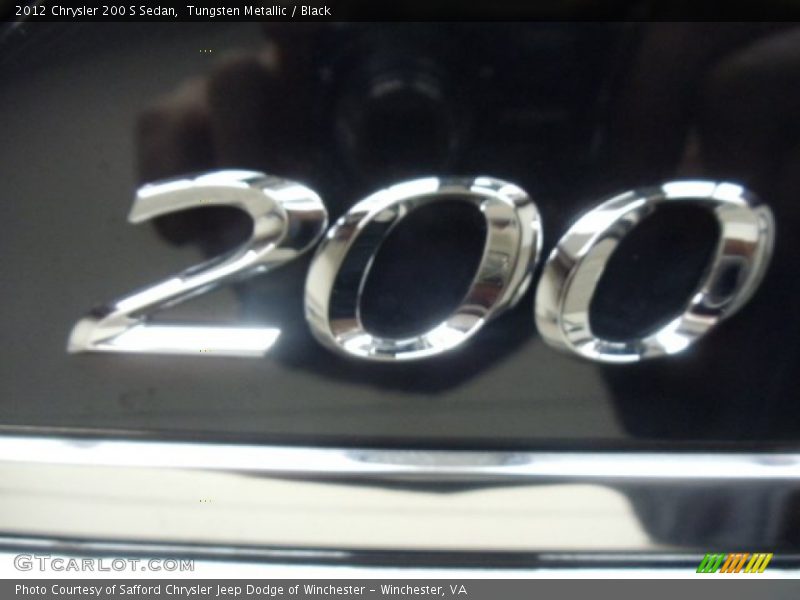  2012 200 S Sedan Logo