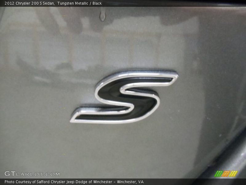  2012 200 S Sedan Logo