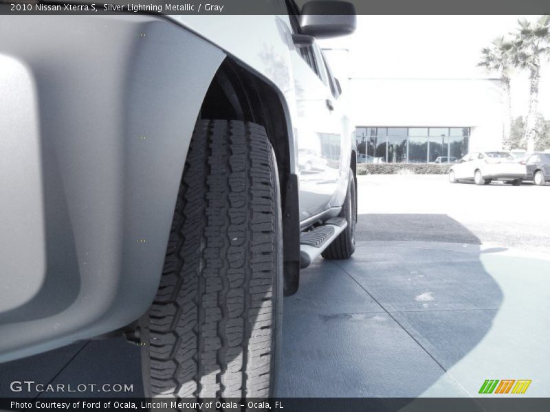 Silver Lightning Metallic / Gray 2010 Nissan Xterra S