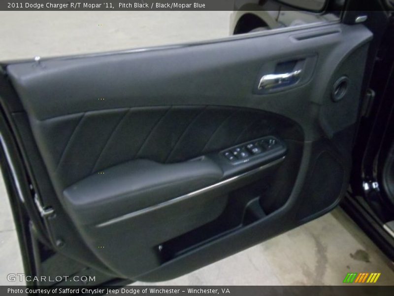 Door Panel of 2011 Charger R/T Mopar '11