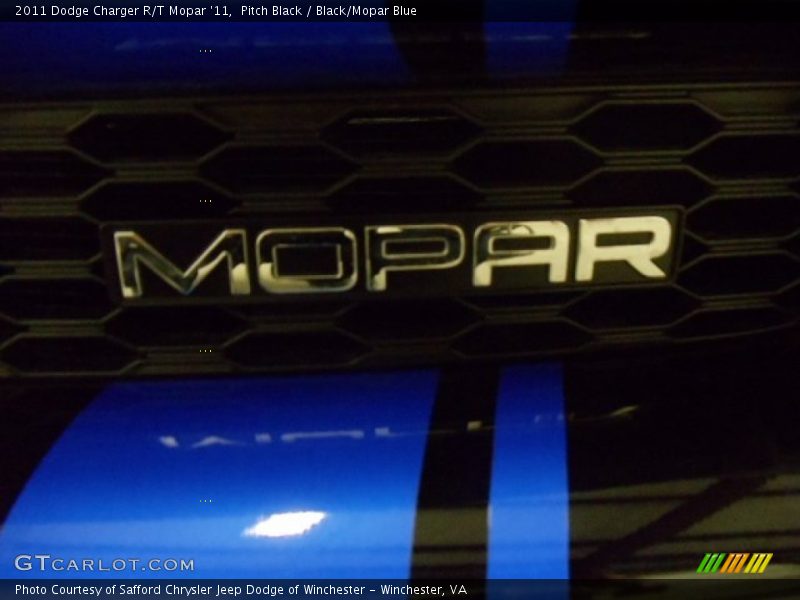  2011 Charger R/T Mopar '11 Logo