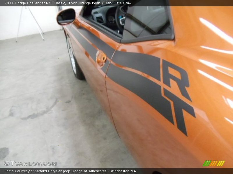 Toxic Orange Pearl / Dark Slate Gray 2011 Dodge Challenger R/T Classic