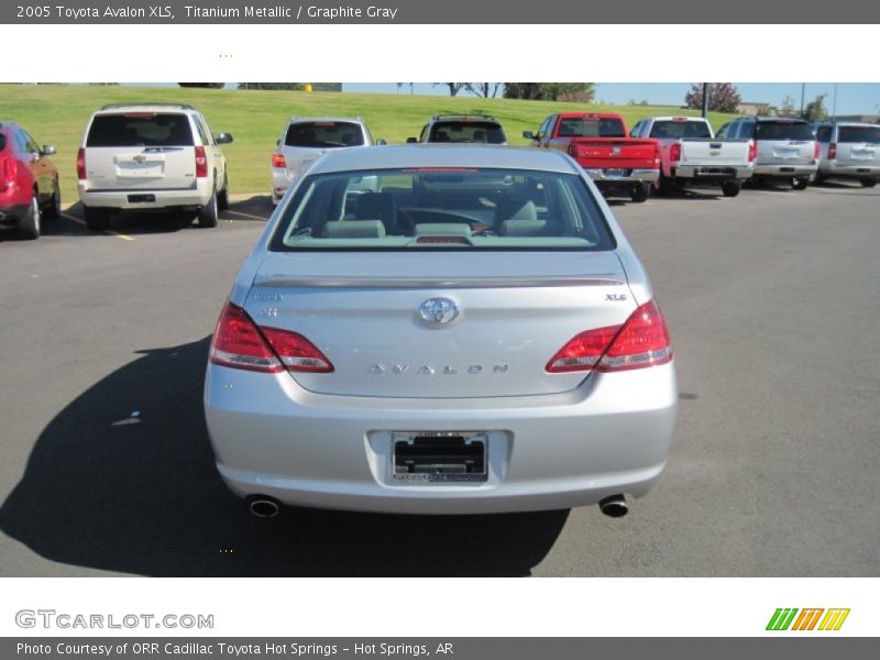 Titanium Metallic / Graphite Gray 2005 Toyota Avalon XLS