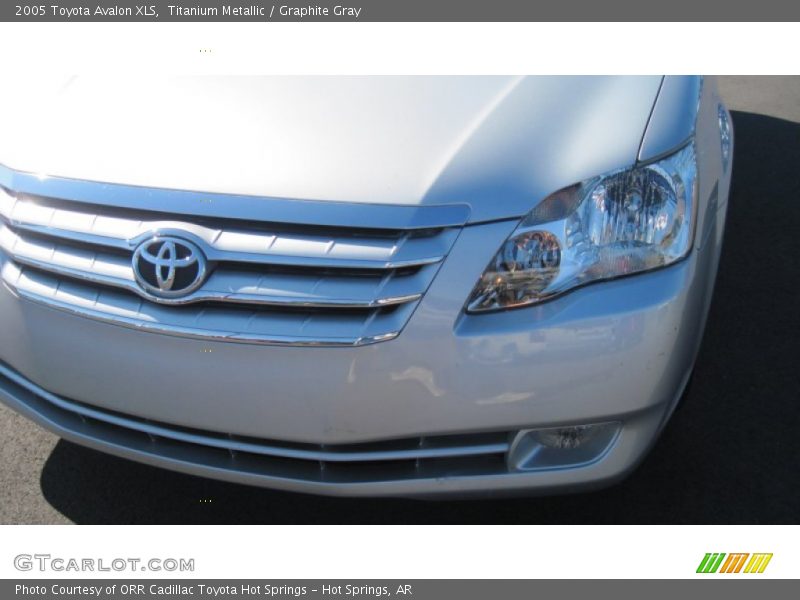 Titanium Metallic / Graphite Gray 2005 Toyota Avalon XLS
