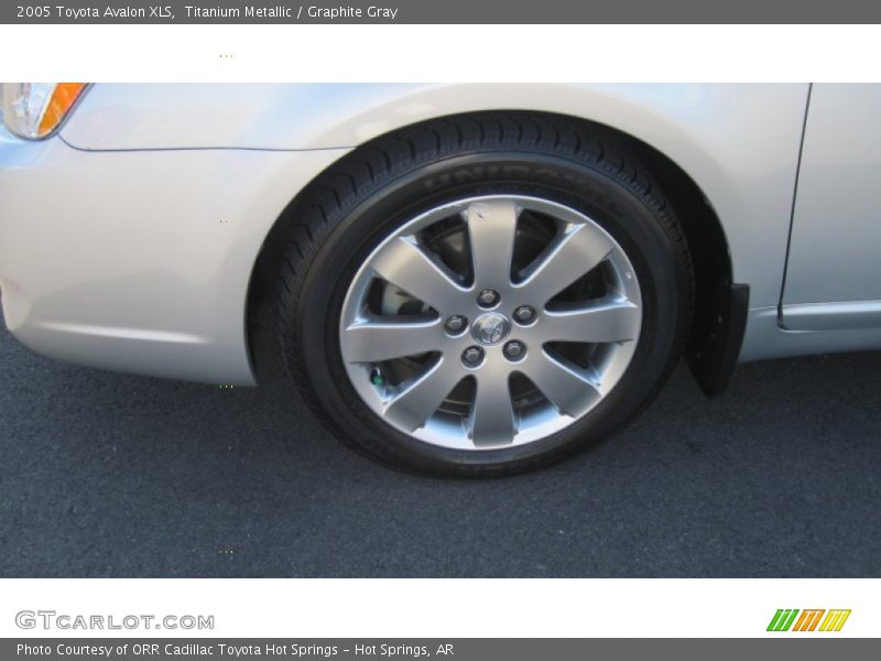 Titanium Metallic / Graphite Gray 2005 Toyota Avalon XLS