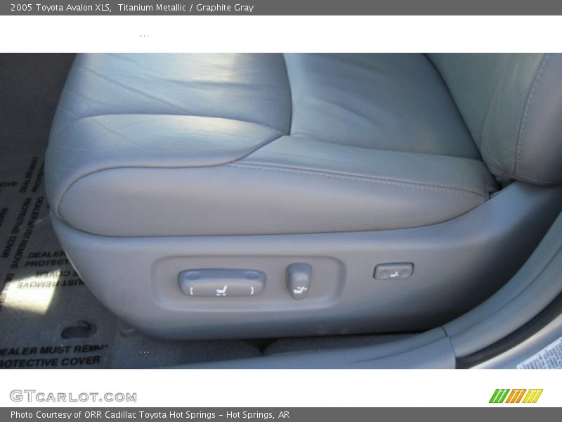 Titanium Metallic / Graphite Gray 2005 Toyota Avalon XLS