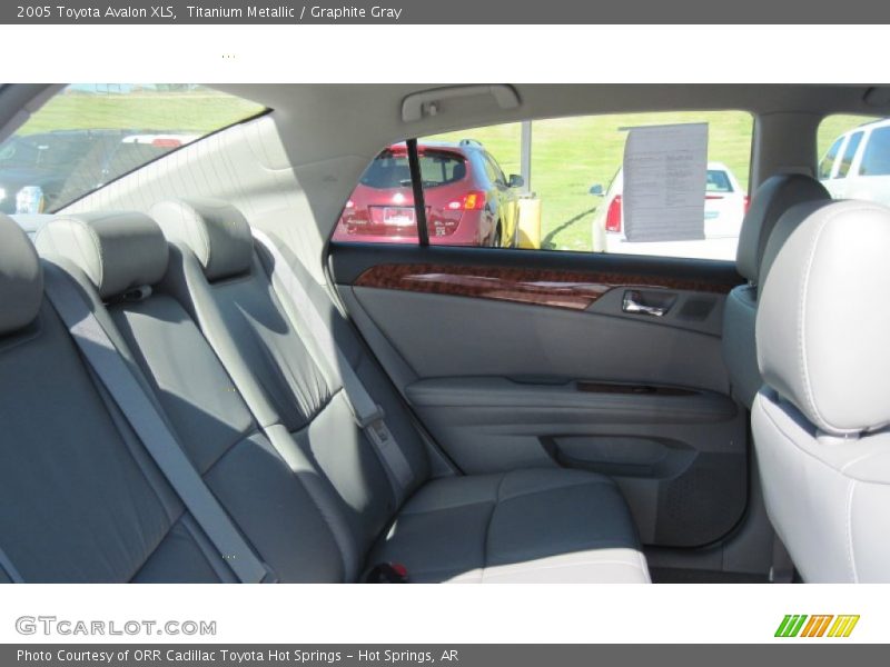 Titanium Metallic / Graphite Gray 2005 Toyota Avalon XLS