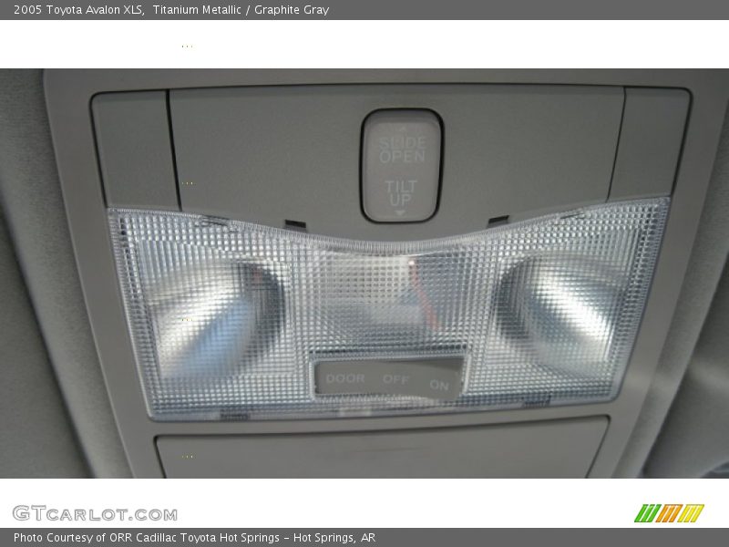Titanium Metallic / Graphite Gray 2005 Toyota Avalon XLS