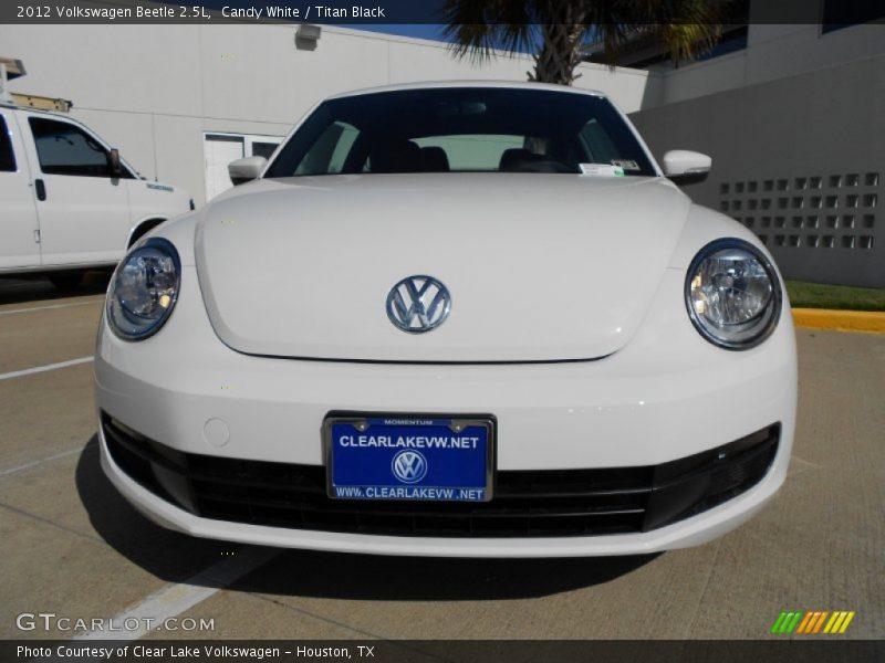 Candy White / Titan Black 2012 Volkswagen Beetle 2.5L