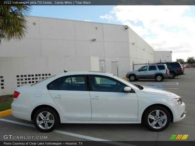 Candy White / Titan Black 2012 Volkswagen Jetta TDI Sedan