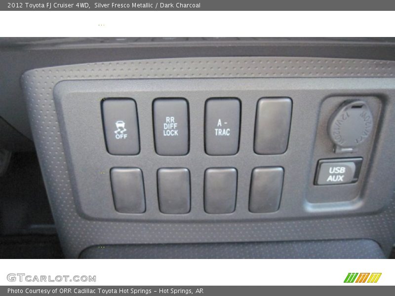 Silver Fresco Metallic / Dark Charcoal 2012 Toyota FJ Cruiser 4WD
