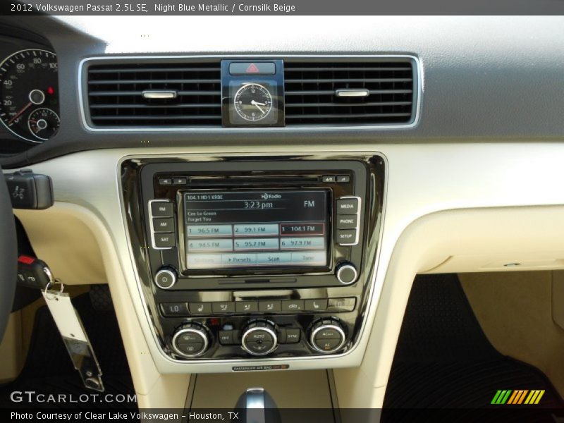 Controls of 2012 Passat 2.5L SE
