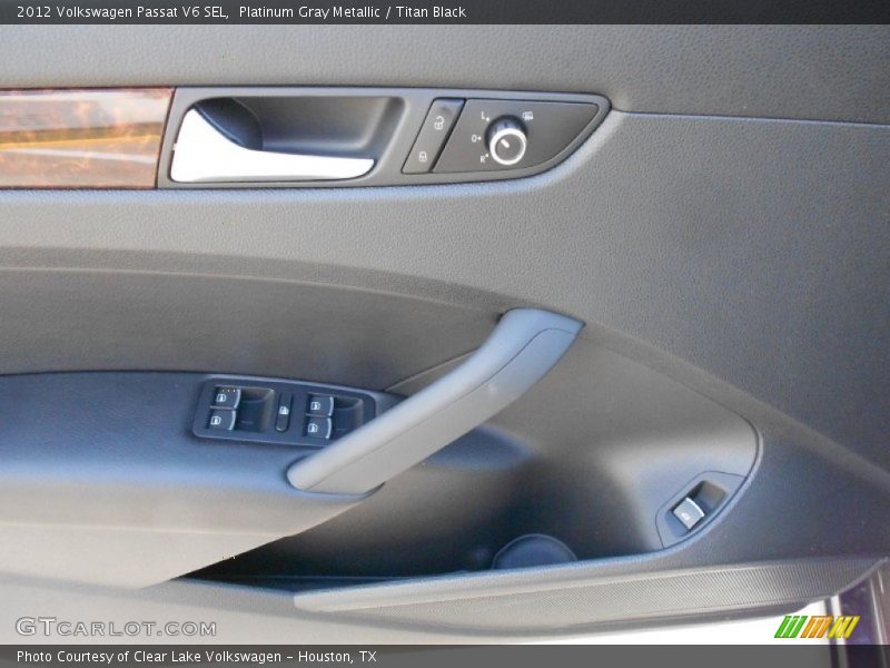 Platinum Gray Metallic / Titan Black 2012 Volkswagen Passat V6 SEL