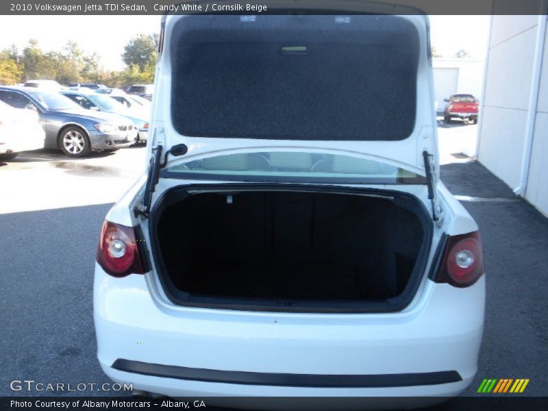 Candy White / Cornsilk Beige 2010 Volkswagen Jetta TDI Sedan