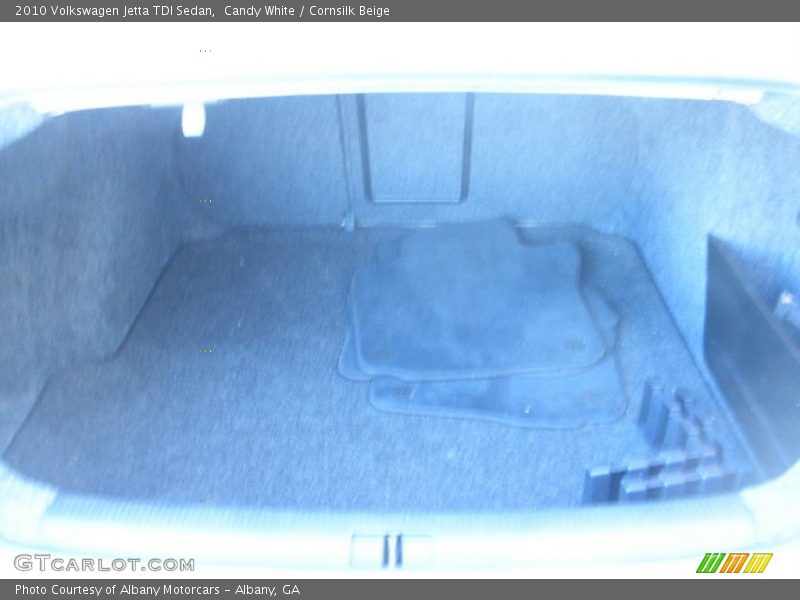 Candy White / Cornsilk Beige 2010 Volkswagen Jetta TDI Sedan