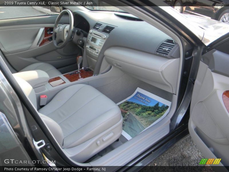 Classic Silver Metallic / Ash 2009 Toyota Camry XLE