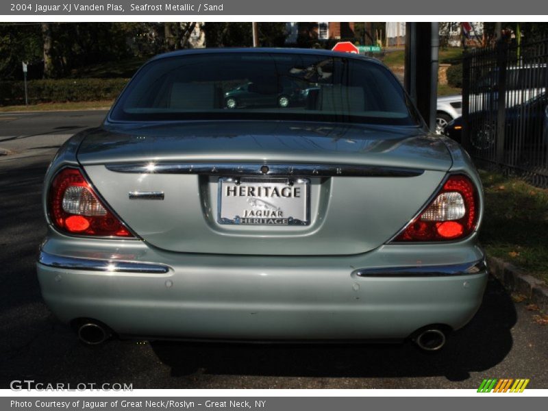 Seafrost Metallic / Sand 2004 Jaguar XJ Vanden Plas