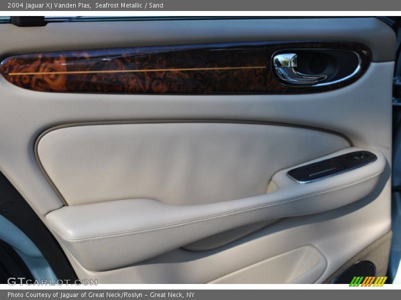 Seafrost Metallic / Sand 2004 Jaguar XJ Vanden Plas