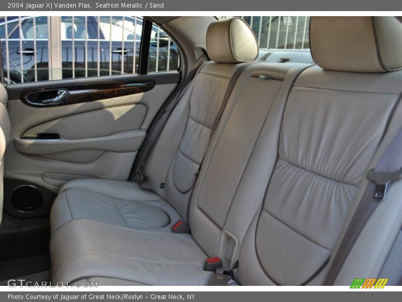  2004 XJ Vanden Plas Sand Interior