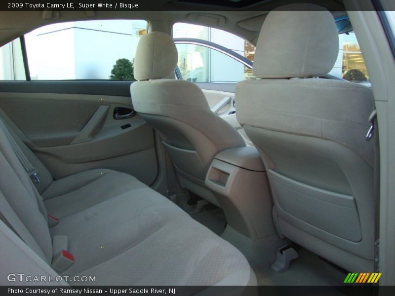 Super White / Bisque 2009 Toyota Camry LE
