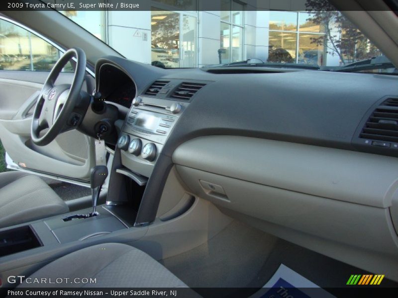 Super White / Bisque 2009 Toyota Camry LE