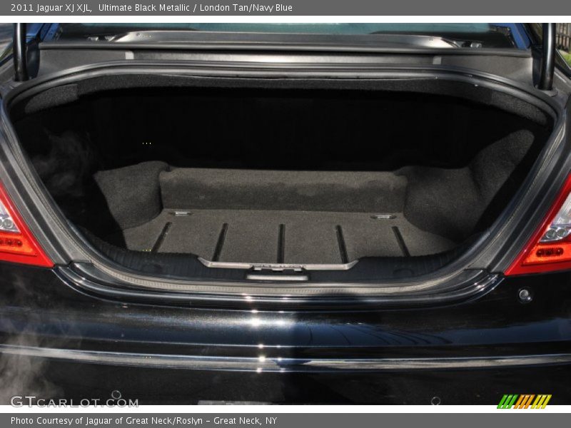 Ultimate Black Metallic / London Tan/Navy Blue 2011 Jaguar XJ XJL